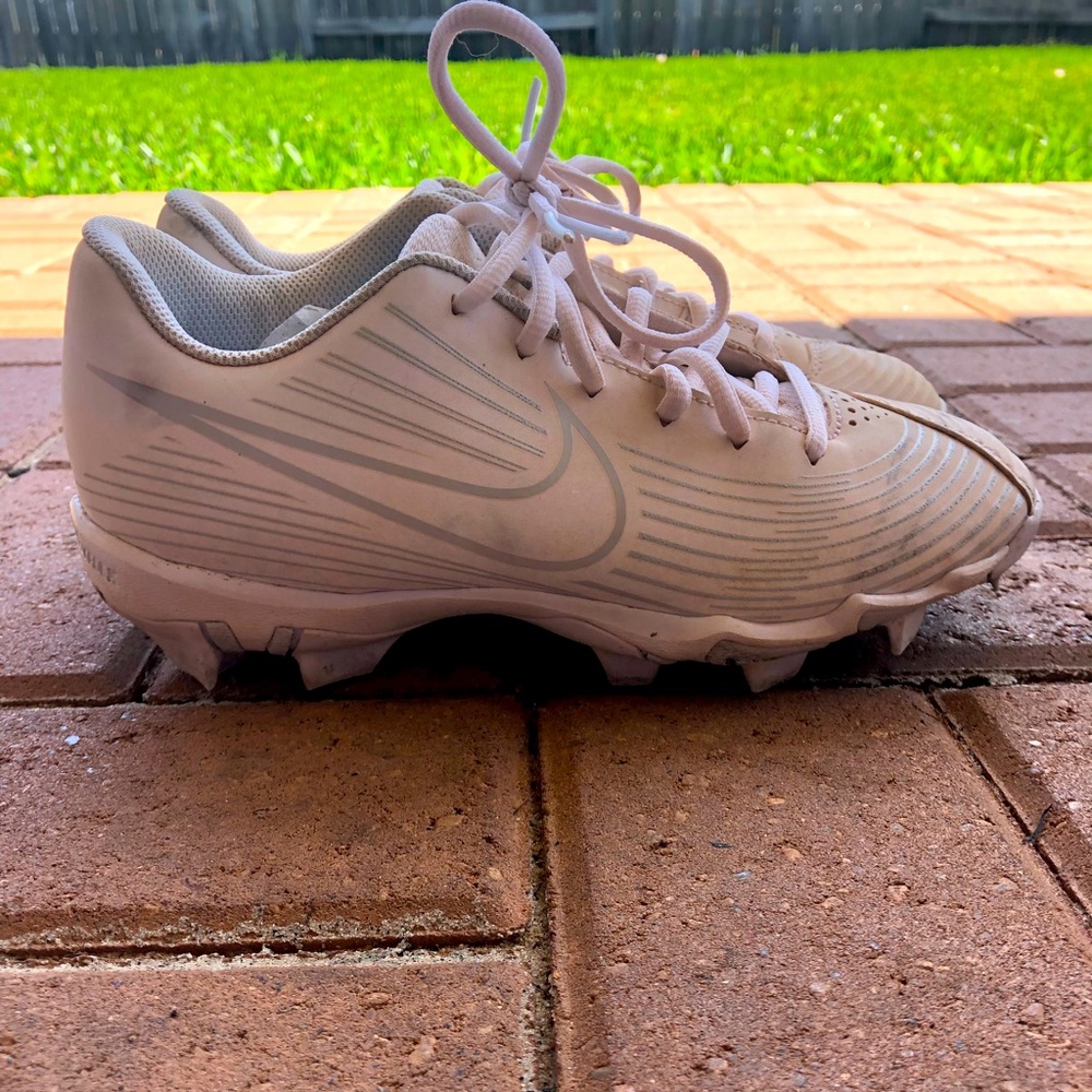 NIKE Youth Cleats